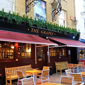 The Grapes Pub Herberg